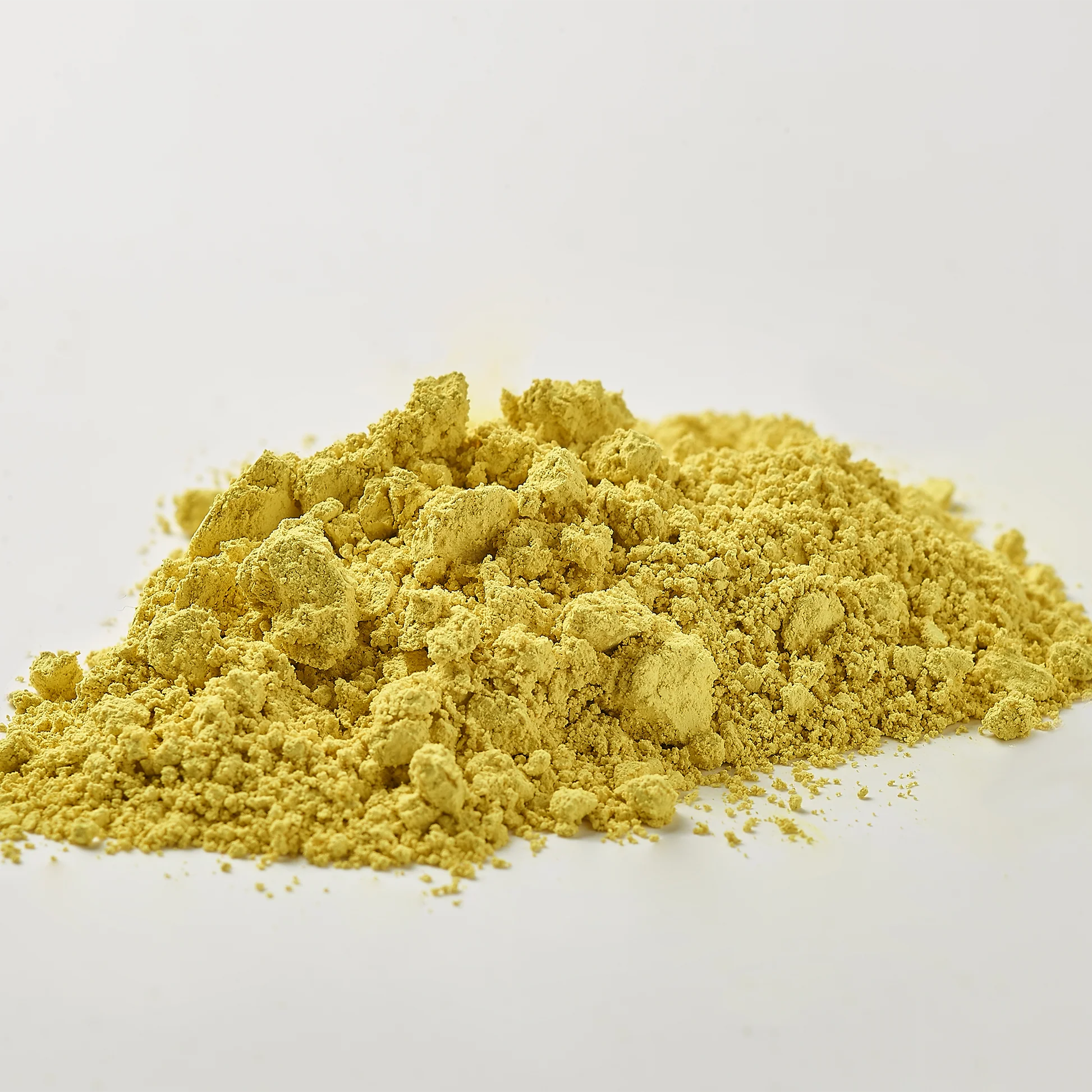 Quercetin — plant-derived flavonoid in crystalline powder form